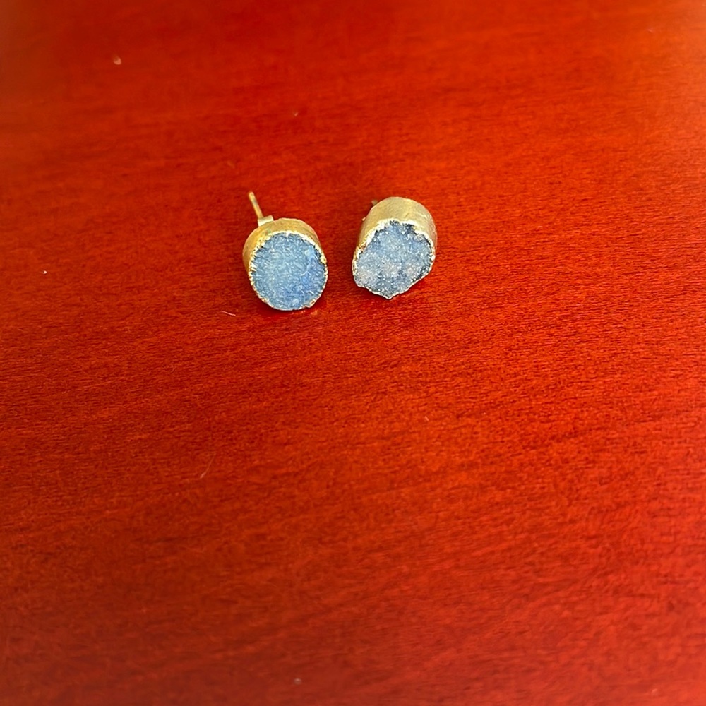 5/$15✨ Blue quartz studs